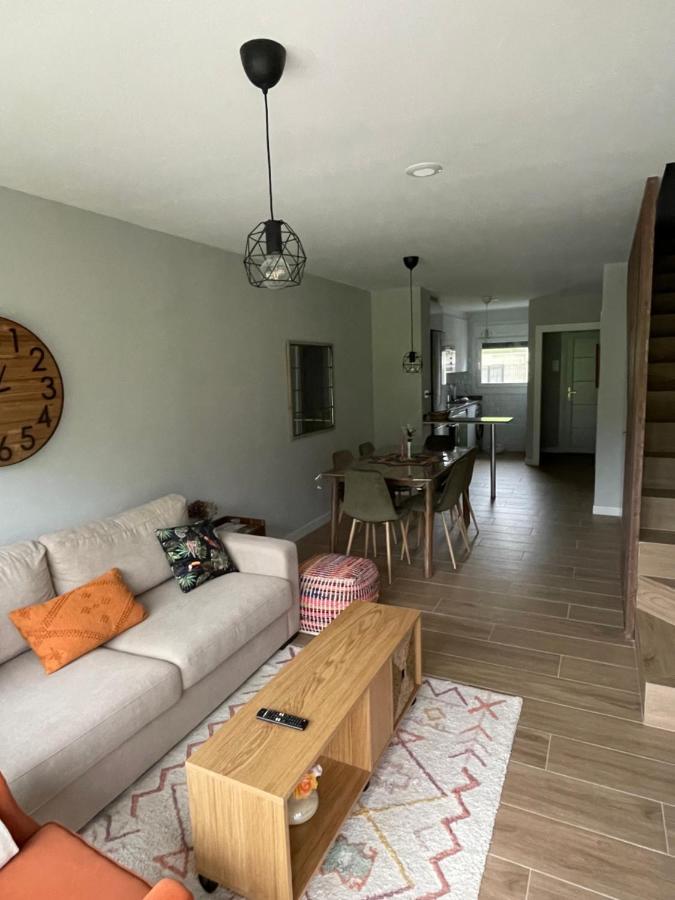 Casa Adosada Agradable Entre Playas Y Montanas Каравия Екстериор снимка